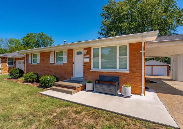 Photo 2 of Sale Pending at 1909 N Thomas Ave, Evansville, IN 47711 | MLS# 202638065 | Listing updated on 2026-10-09