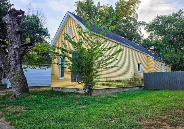 Photo 2 of Sale Pending at 312 N Linwood Ave, Evansville, IN 47711 | MLS# 202638108 | Listing updated on 2026-10-06