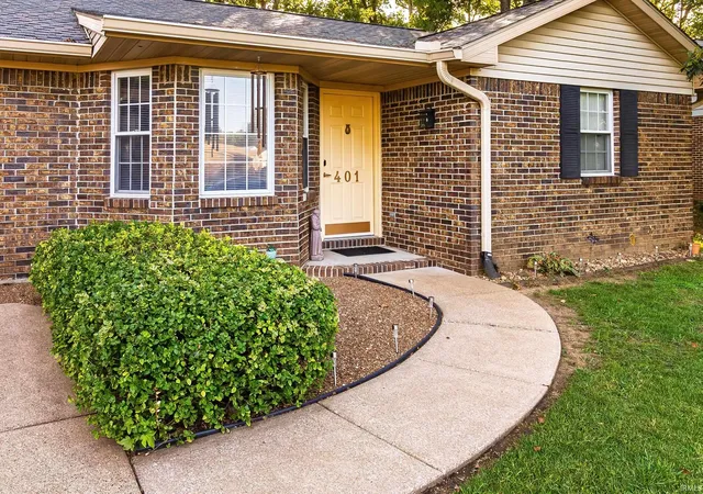 Photo 3 of Manufactured home for sale at 401 Strawberry Hl Rd, Evansville, IN 47711 | MLS# 202638126 | Listing updated on 2026-09-16