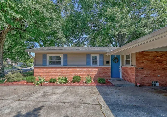 Photo 2 of Manufactured home for sale at 836 S Norman Ave, Evansville, IN 47714 | MLS# 202638131 | Listing updated on 2026-10-20