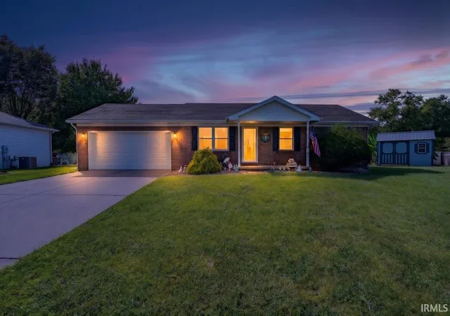 Photo 1 of Sale Pending at 3000 Fox Holw Ct, Evansville, IN 47715 | MLS# 202638134 | Listing updated on 2026-10-14