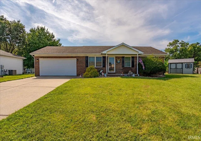 Photo 2 of Sale Pending at 3000 Fox Holw Ct, Evansville, IN 47715 | MLS# 202638134 | Listing updated on 2026-10-14