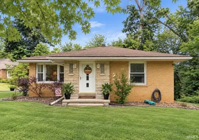 Photo 2 of Manufactured home for sale at 8921 Petersburg Rd, Evansville, IN 47725 | MLS# 202638175 | Listing updated on 2026-10-06