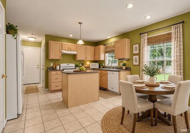 Photo 2 of Manufactured home for sale at 2923 Corpus Christi Dr, South Bend, IN 46628 | MLS# 202638198 | Listing updated on 2026-10-22