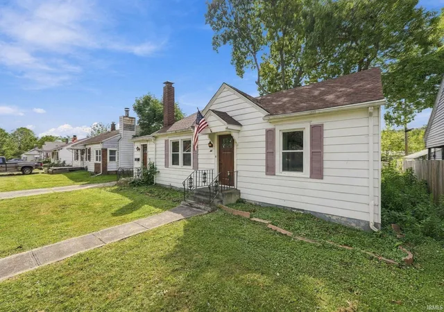 Photo 1 of Sale Pending at 301 E Cowing Dr, Muncie, IN 47303 | MLS# 202638234 | Listing updated on 2026-10-02