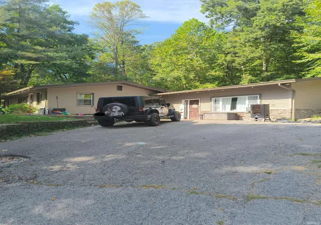 Photo 3 of Manufactured home for sale at 507 N Us 231 Hwy, Spencer, IN 47460 | MLS# 202638251 | Listing updated on 2026-10-22