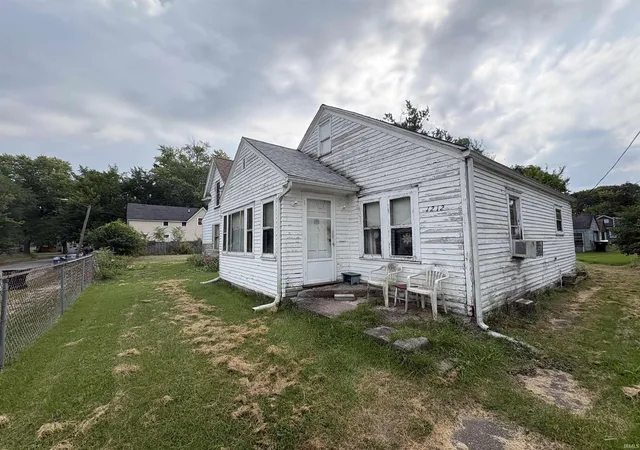 Photo 1 of Sale Pending at 1212 E Dubail Ave, South Bend, IN 46613 | MLS# 202638255 | Listing updated on 2026-09-29