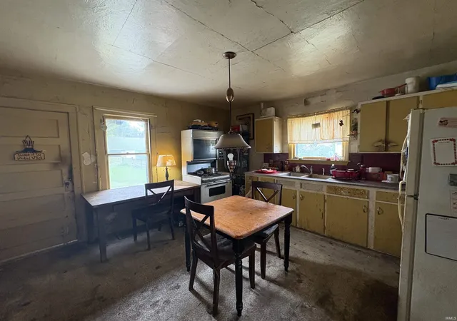 Photo 2 of Sale Pending at 1212 E Dubail Ave, South Bend, IN 46613 | MLS# 202638255 | Listing updated on 2026-09-29
