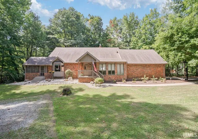 Single family home for sale at 623 Lakewood Pl, Greentown, IN 46936 | MLS# 202638300