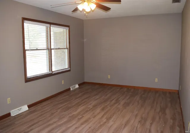Photo 3 of Manufactured home for sale at 114 S Damosa Dr, Haubstadt, IN 47639 | MLS# 202638319 | Listing updated on 2026-10-26