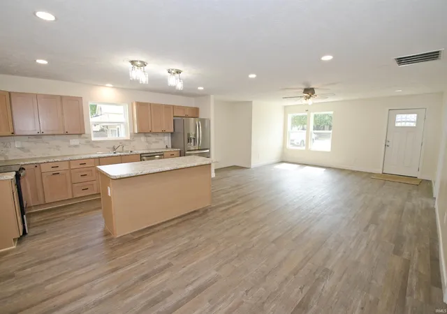 Photo 3 of Manufactured home for sale at 2136 Hall St, Lafayette, IN 47904 | MLS# 202638329 | Listing updated on 2026-10-14