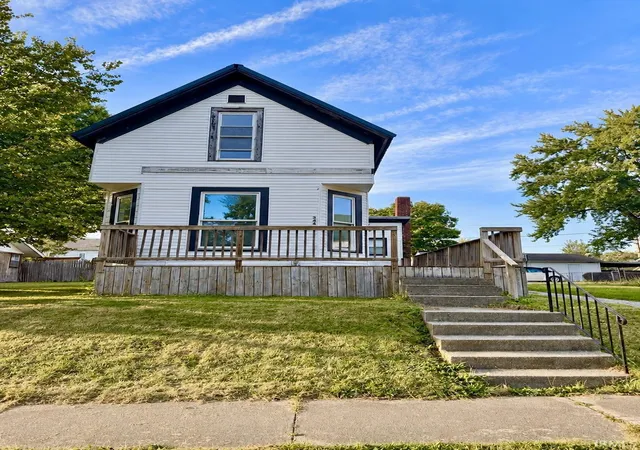 Single family home for sale at 344 Elm St, Wabash, IN 46992 | MLS# 202638362