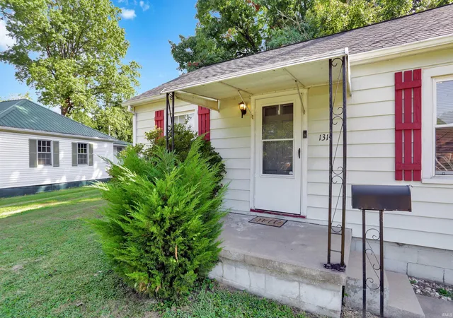 Photo 3 of Manufactured home for sale at 1314 S Parker Dr, Evansville, IN 47714 | MLS# 202638477 | Listing updated on 2026-10-21