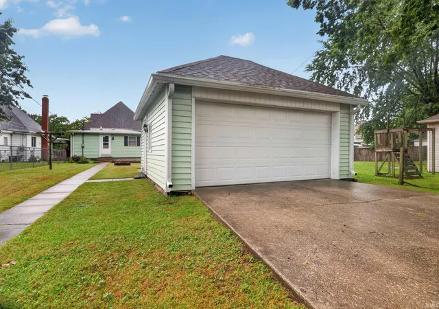 Photo 3 of Sale Pending at 2313 High St, Logansport, IN 46947 | MLS# 202638490 | Listing updated on 2026-09-28