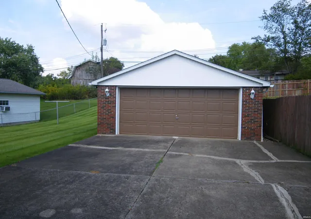 Photo 10 of Sale Pending at 4101 W Maryland St, Evansville, IN 47720 | MLS# 202638504 | Listing updated on 2026-09-20