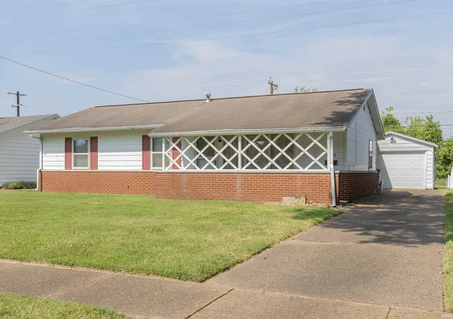 Photo 2 of Sale Pending at 4500 Longfield Dr, Evansville, IN 47710 | MLS# 202638561 | Listing updated on 2026-10-15
