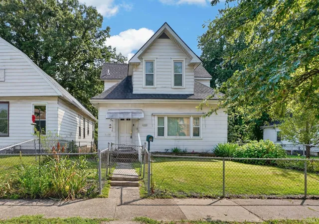 Photo 1 of Sale Pending at 1216 S Linwood Ave, Evansville, IN 47713 | MLS# 202638587 | Listing updated on 2026-09-21
