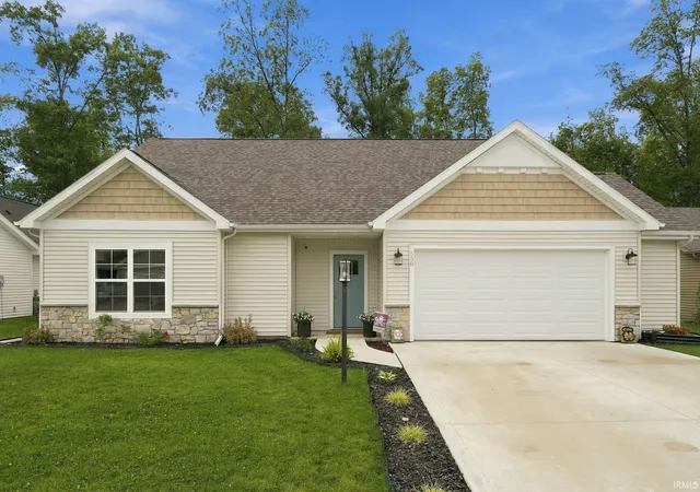 Photo 2 of Single family home for sale at 558 S Valley Dr, Columbia City, IN 46725 | MLS# 202638611 | Listing updated on 2026-10-27