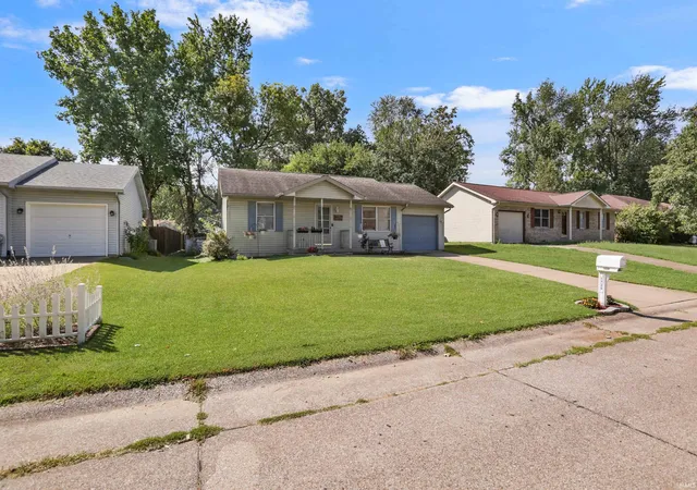 Photo 2 of Manufactured home for sale at 1725 Davcohn Ave, Evansville, IN 47714 | MLS# 202638618 | Listing updated on 2026-10-19
