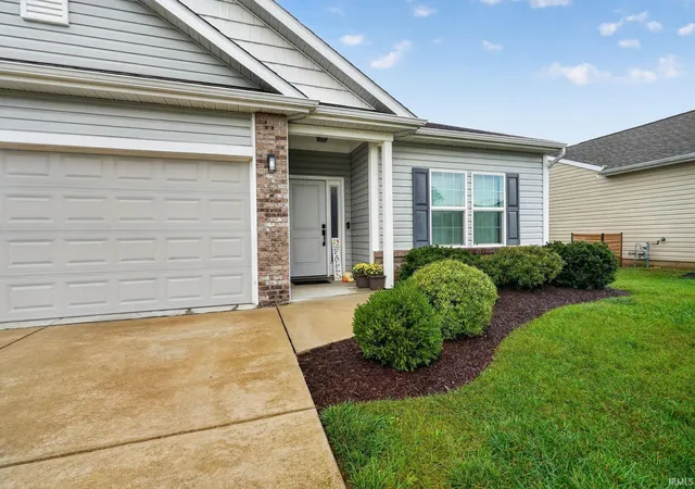Photo 2 of Manufactured home for sale at 926 Kingrail Dr, West Lafayette, IN 47906 | MLS# 202638645 | Listing updated on 2026-10-13