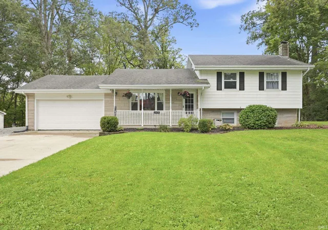 Photo 1 of Sale Pending at 1570 E Sr 26 Rd, Hartford City, IN 47348 | MLS# 202638683 | Listing updated on 2026-10-13