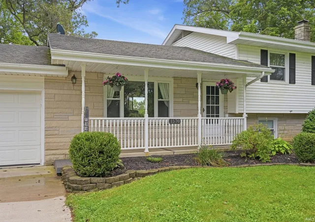 Photo 3 of Sale Pending at 1570 E Sr 26 Rd, Hartford City, IN 47348 | MLS# 202638683 | Listing updated on 2026-10-13