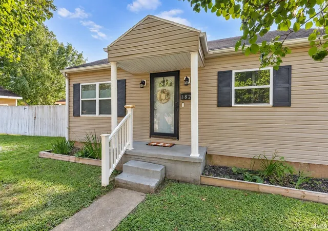Photo 2 of Sale Pending at 1829 Monroe Ave, Evansville, IN 47714 | MLS# 202638711 | Listing updated on 2026-09-22