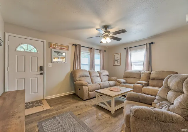 Photo 3 of Sale Pending at 1829 Monroe Ave, Evansville, IN 47714 | MLS# 202638711 | Listing updated on 2026-09-22