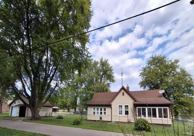 Photo 2 of Manufactured home for sale at 210 S Callahan St, Lyons, IN 47443 | MLS# 202638819 | Listing updated on 2026-10-19