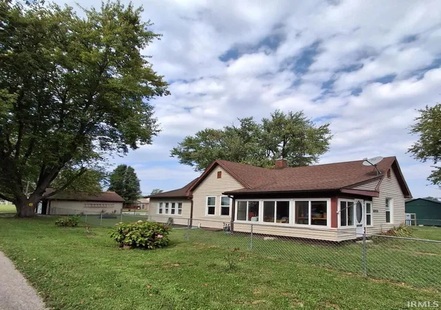 Photo 3 of Manufactured home for sale at 210 S Callahan St, Lyons, IN 47443 | MLS# 202638819 | Listing updated on 2026-10-19