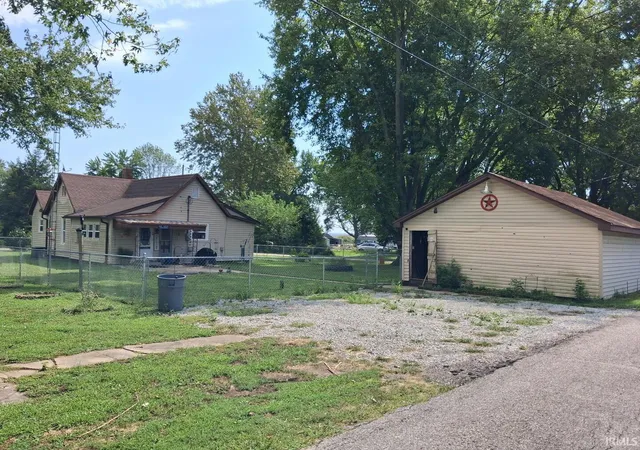 Photo 3 of Manufactured home for sale at 210 S Callahan St, Lyons, IN 47443 | MLS# 202638819 | Listing updated on 2026-10-19