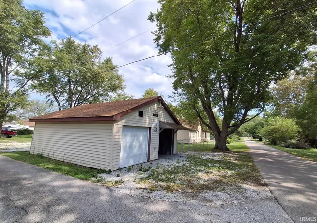 Photo 4 of Manufactured home for sale at 210 S Callahan St, Lyons, IN 47443 | MLS# 202638819 | Listing updated on 2026-10-19
