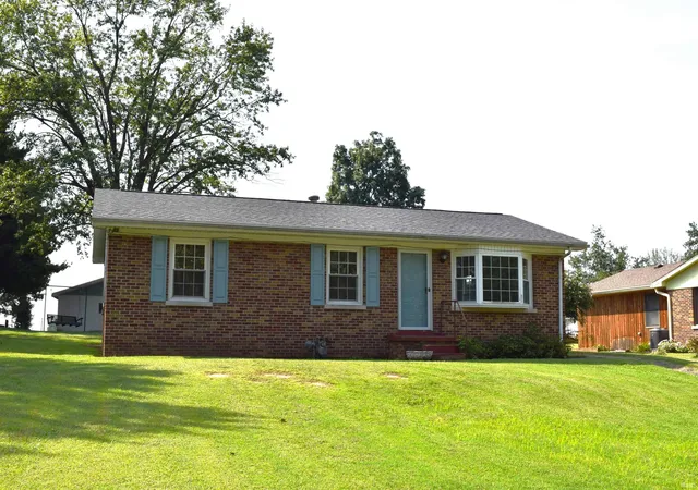 Photo 1 of Sale Pending at 5718 Plainview Dr, Evansville, IN 47720 | MLS# 202638831 | Listing updated on 2026-10-15