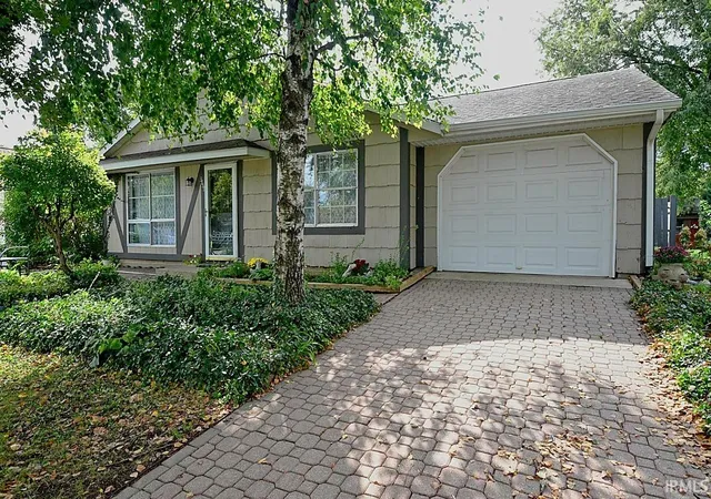 Photo 2 of Manufactured home for sale at 3737 Navarre Ct, Lafayette, IN 47905 | MLS# 202638853 | Listing updated on 2026-10-20