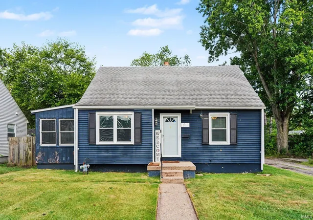 Photo 2 of Single family home for sale at 1111 Blyler Pl, South Bend, IN 46616 | MLS# 202638860 | Listing updated on 2026-10-01