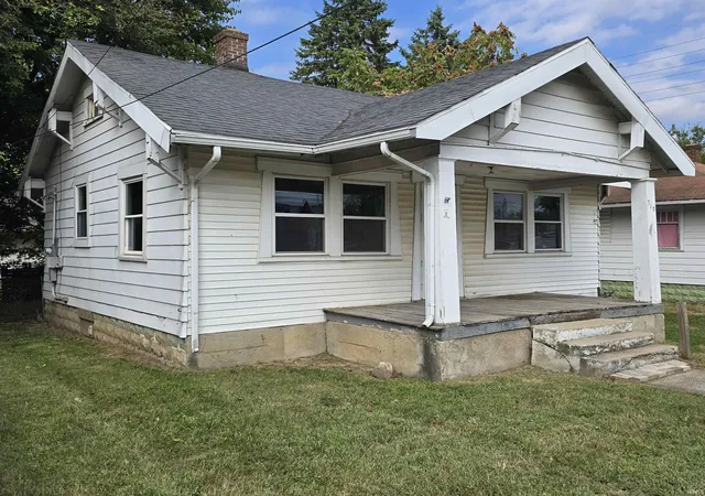 Photo 2 of Sale Pending at 710 W Memorial Dr, Muncie, IN 47302 | MLS# 202638861 | Listing updated on 2026-10-01