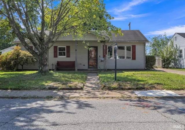 Photo 2 of Sale Pending at 712 Windsor Ave, Evansville, IN 47710 | MLS# 202638877 | Listing updated on 2026-09-29