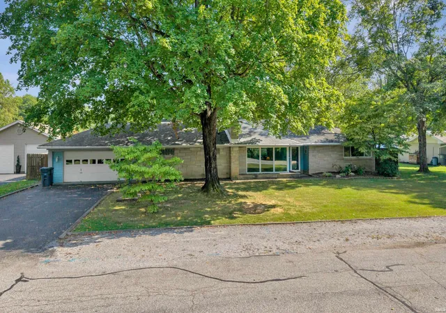 Photo 2 of Manufactured home for sale at 2813 Wayside Dr, Evansville, IN 47711 | MLS# 202638907 | Listing updated on 2026-09-27