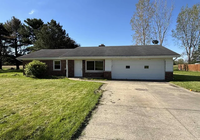 Photo 2 of Manufactured home for sale at 226 E Airport Rd, Kendallville, IN 46755 | MLS# 202638916 | Listing updated on 2026-10-26