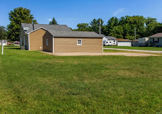 Photo 4 of Sale Pending at 205 E South St, Fort Branch, IN 47648 | MLS# 202638937 | Listing updated on 2026-10-20