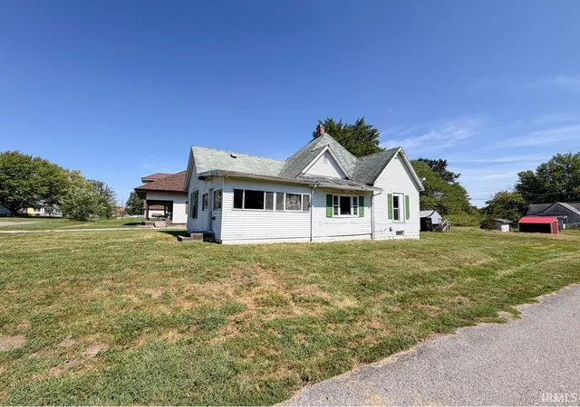 Photo 2 of Manufactured home for sale at 526 S Meridian St, Jasonville, IN 47438 | MLS# 202638950 | Listing updated on 2026-10-22