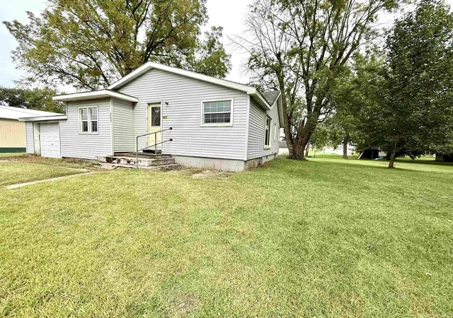 Photo 3 of Manufactured home for sale at 203 S Maple Ave, Medaryville, IN 47957 | MLS# 202638958 | Listing updated on 2026-09-20