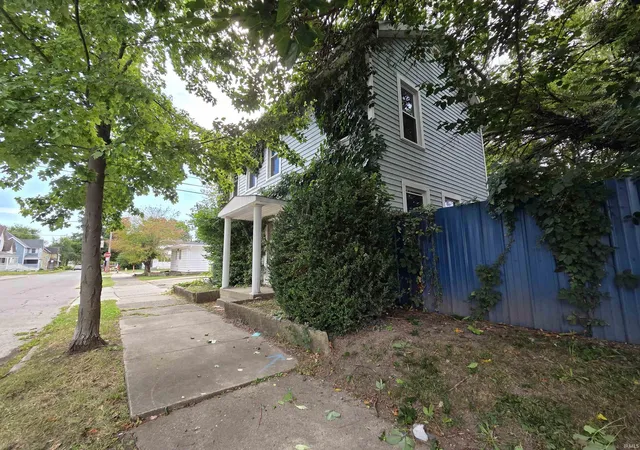 Photo 3 of Manufactured home for sale at 211 S Cherry St, Muncie, IN 47305 | MLS# 202639005 | Listing updated on 2026-10-13
