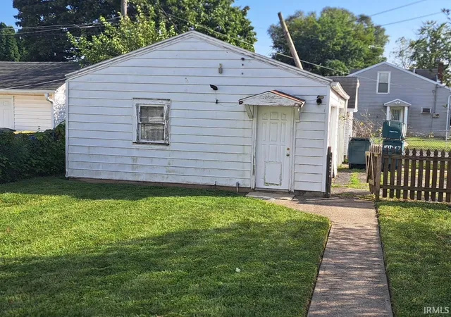 Photo 3 of Manufactured home for sale at 1617 W 7th Street, Muncie, IN 47302 | MLS# 202639016 | Listing updated on 2026-09-22