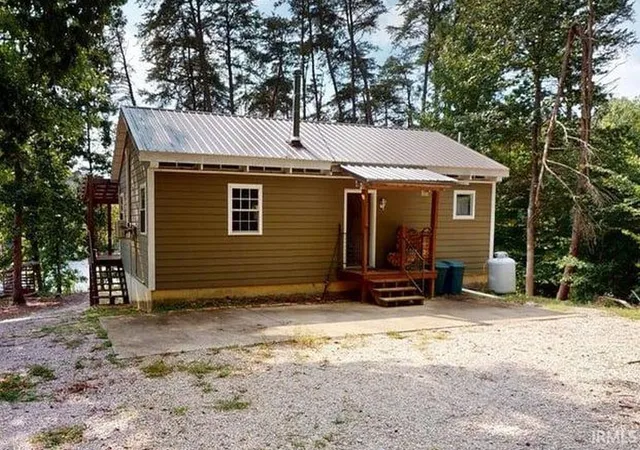 Manufactured home for sale at 0 Leo Ln, Winslow, IN 47598 | MLS# 202639025
