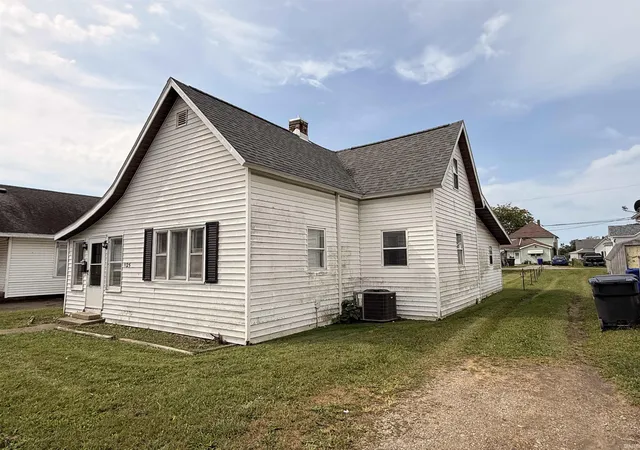 Photo 2 of Sale Pending at 1125 N Bell St, Kokomo, IN 46901 | MLS# 202639038 | Listing updated on 2026-10-05