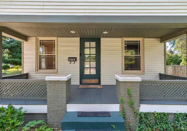 Photo 2 of Sale Pending at 2043 E Riverside Dr, Evansville, IN 47714 | MLS# 202639073 | Listing updated on 2026-10-12