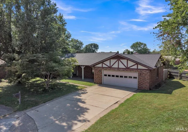 Photo 2 of Manufactured home for sale at 8215 Kingswood Ct, Evansville, IN 47715 | MLS# 202639074 | Listing updated on 2026-10-02