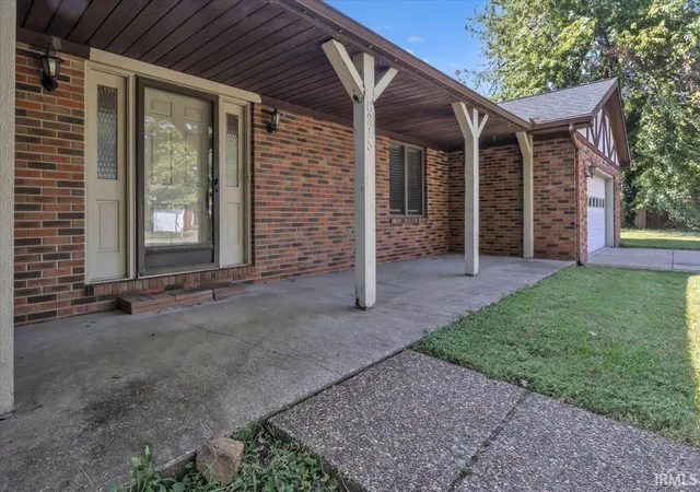 Photo 3 of Manufactured home for sale at 8215 Kingswood Ct, Evansville, IN 47715 | MLS# 202639074 | Listing updated on 2026-10-02