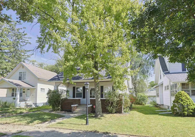 Photo 2 of Sale Pending at 814 S 33rd Street, South Bend, IN 46615 | MLS# 202639077 | Listing updated on 2026-09-28